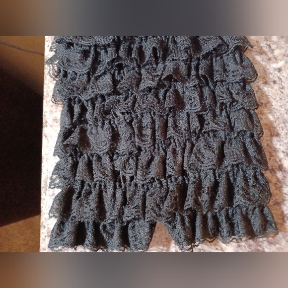 Romper, Black lace, strapless, no brand tags, see measurements. Great Little Out - Picture 2 of 3